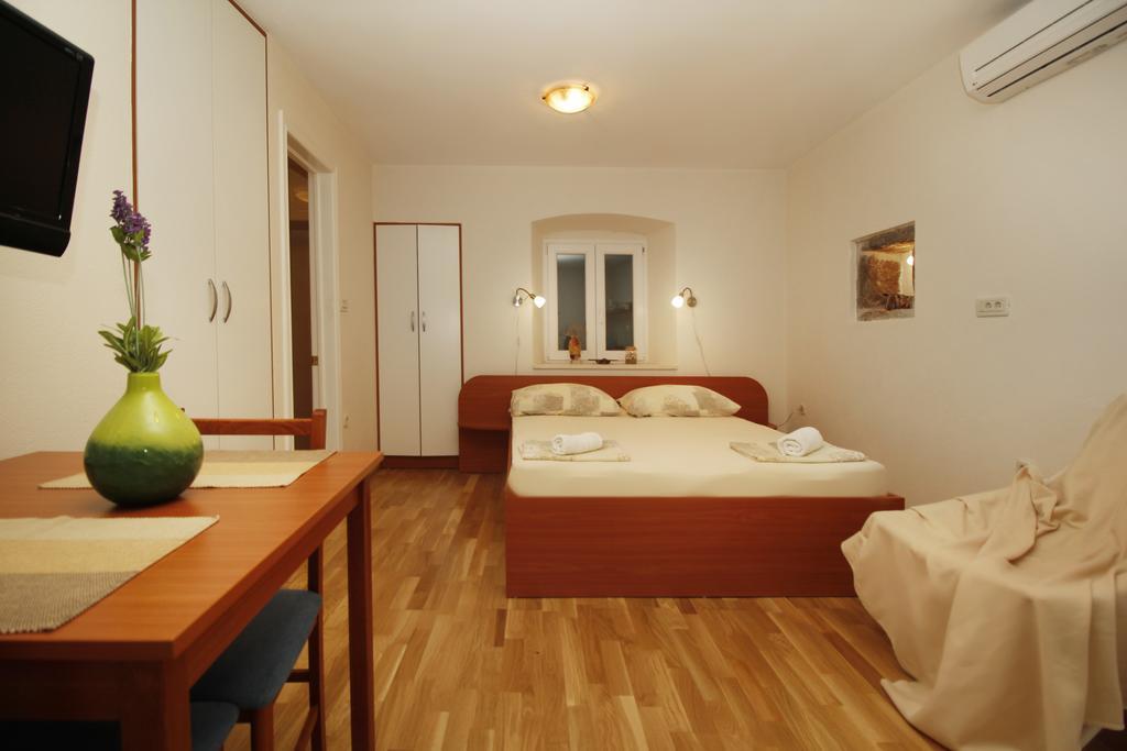 Apartments Caralipeo Makarska Habitación foto